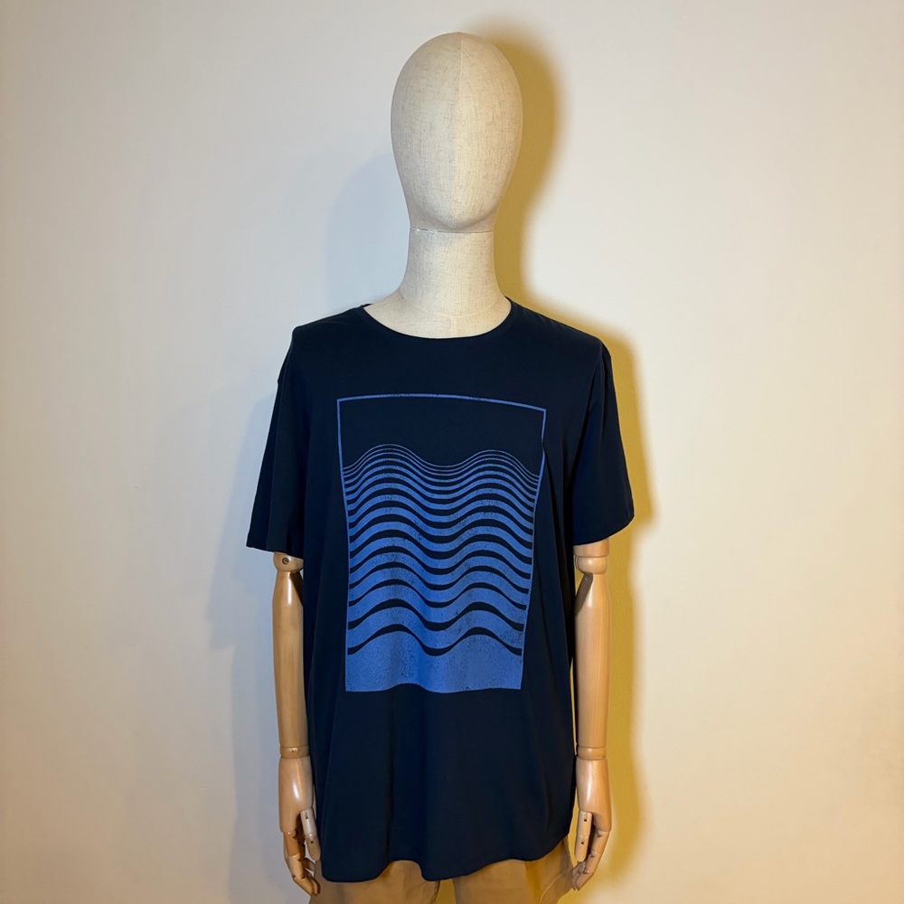 Goodfellow & Co Men's Navy Blue Graphic Wave T-Shirt XXL - Excellent Condition